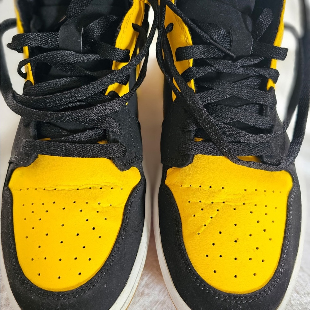 Jordan Black and Yellow Label Athletic Shoes - Picture 11 of 15